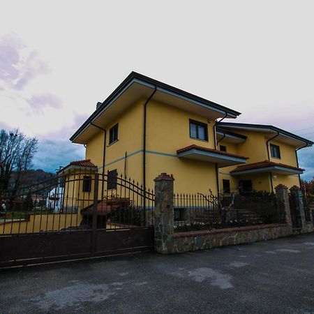 B&B La Casa Di Betty Albanella Eksteriør billede
